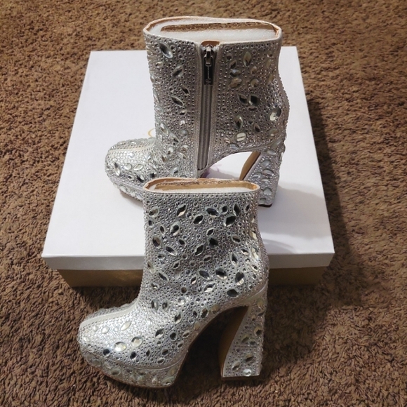 Jessica Simpson Dollyi Silver Blinged Out Rhinestone Platform Ankle Boots - Picture 4 of 12